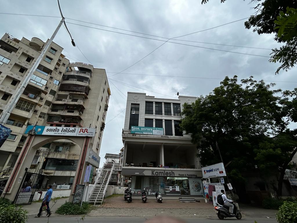 Dr. Divya's Dental Care, Akota - Vadodara | Dentist