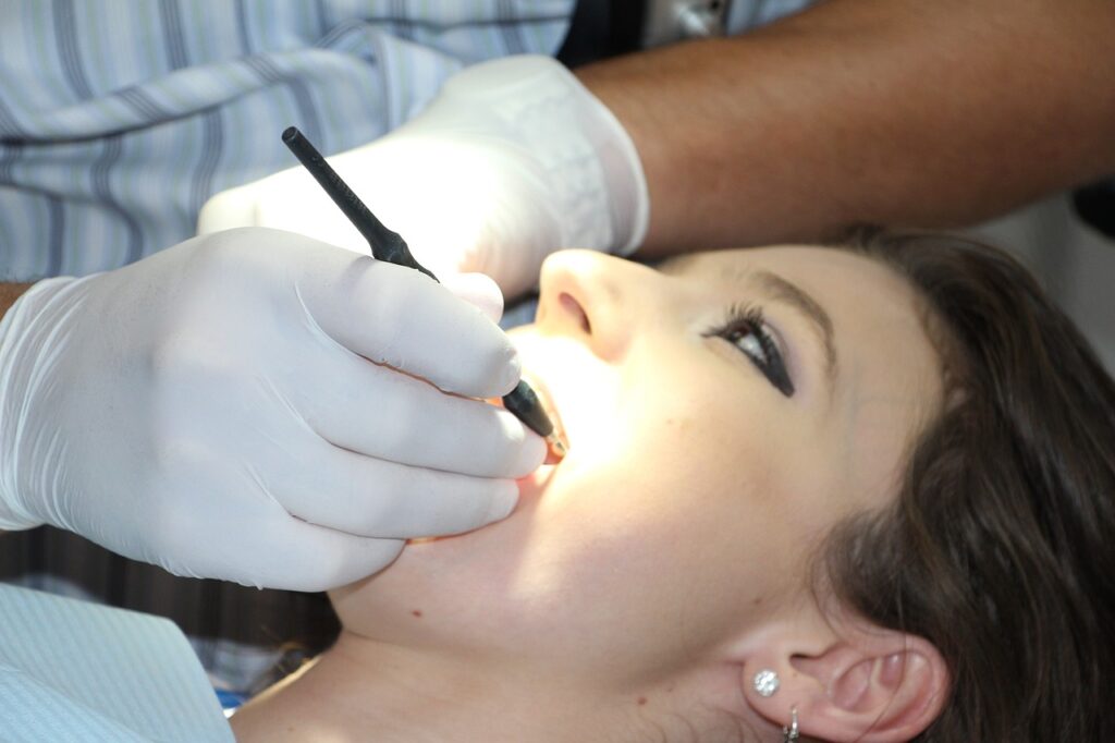 Dr. Divya's Dental Care, Akota - Vadodara | Dentist
